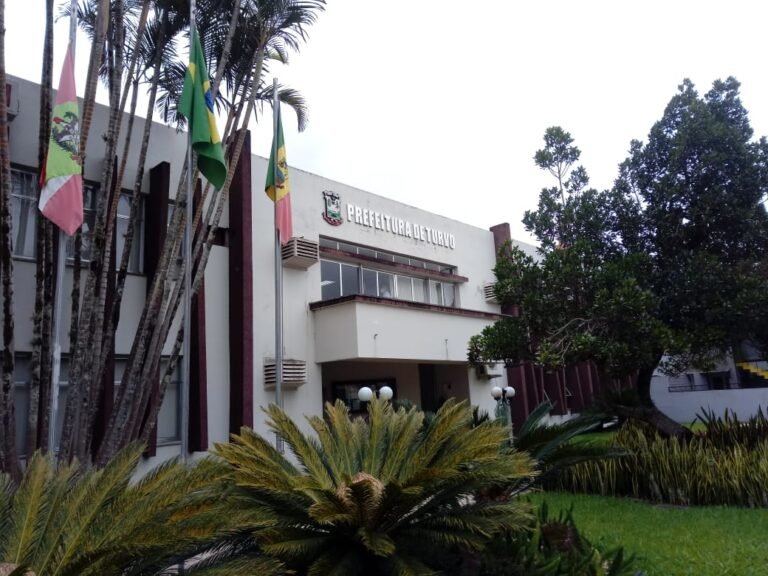 Samuel Neotti assume prefeitura de Turvo