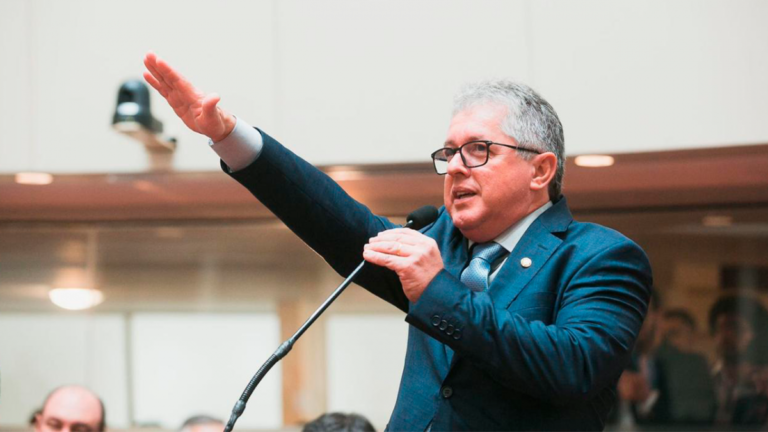 Deputado Tiago Zilli ( MDB ) pede continuidade de obras estruturantes no Sul