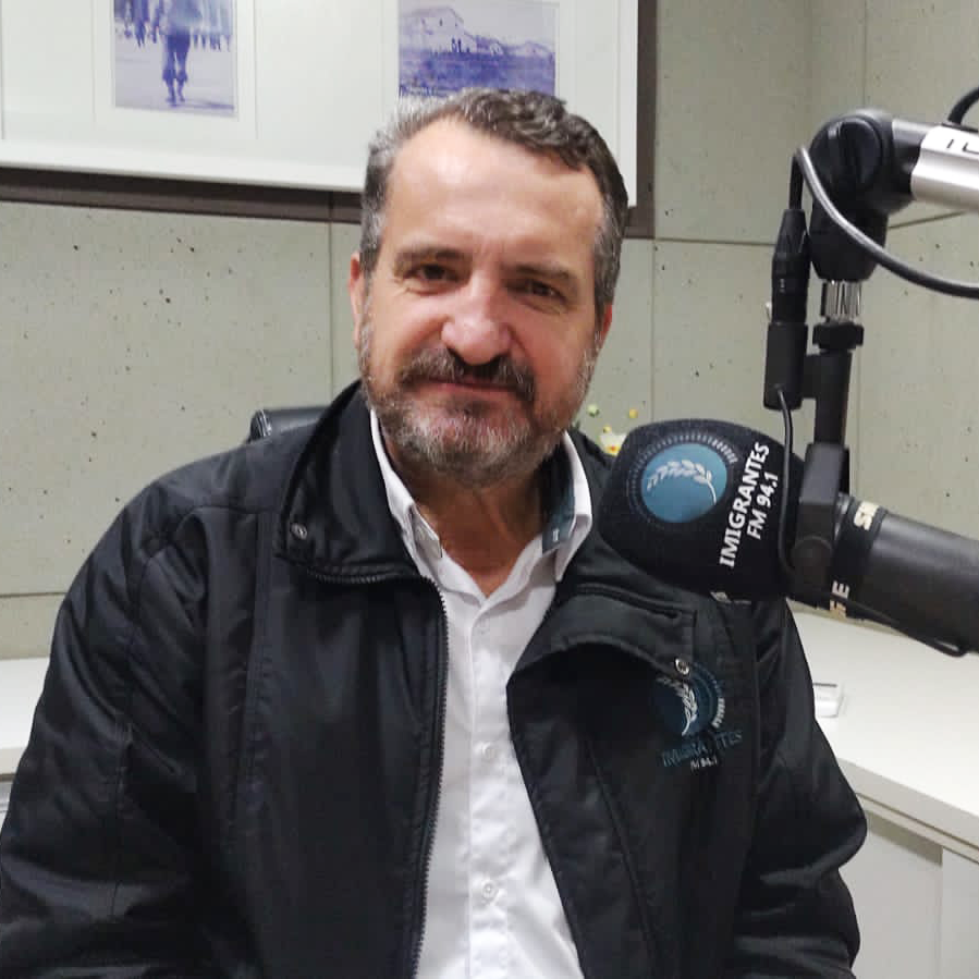 Valter-Figueredo---locutor-radio-imigrantes-94-1 turvo sc