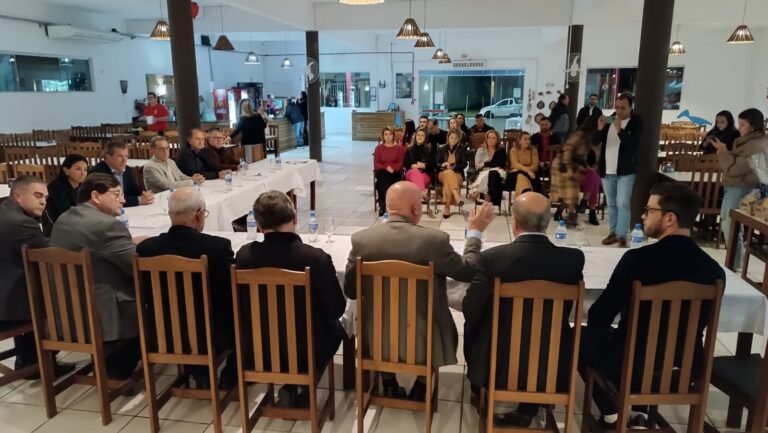 Prefeitos fazem assembleia na Festa do Peixe