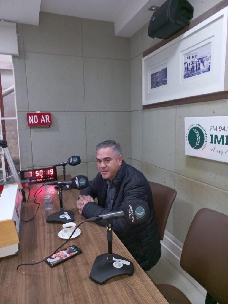 Ermo recebe importante premiação sobre educação na capital do estado