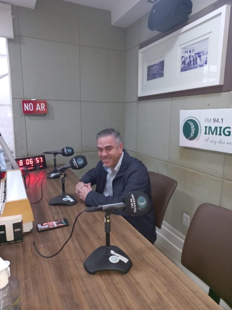 Prefeito Paulo Della Vecchia de Ermo fala sobre obras no município