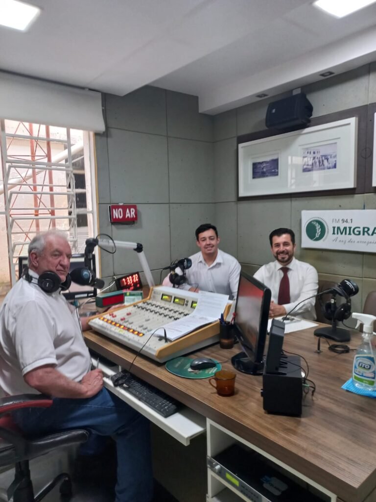 Drs. Roberto Salvaro e Rodrigo Arruda participam do Programa Café com Notícias