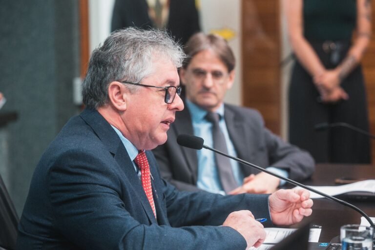 Comissão apura 370 transferências especiais já realizadas aos municípios