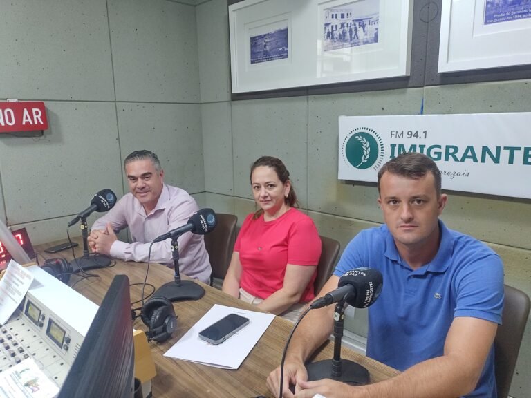 Prefeito de Ermo juntamente com secretários de saúde e educação projeta ações em 2024