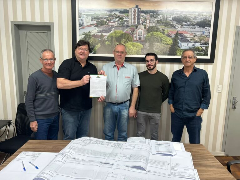 Prefeitura assina termo de fomento com o Turvo Esporte Clube